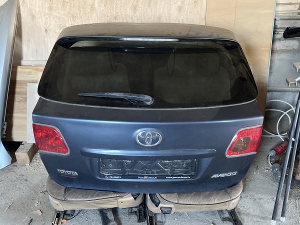 Toyota Bagažnieku durvis