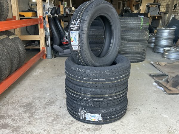 ROYAL BLACK 195/65 R15 ziemas