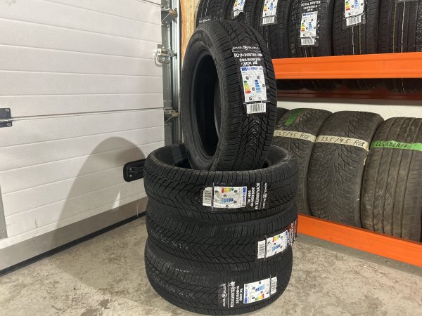 ROYAL BLACK 205/60 R16 ziemas